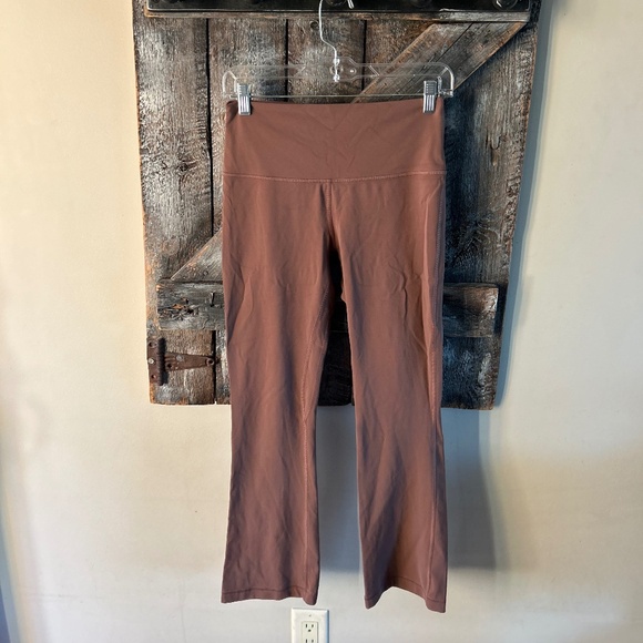 Women's Lululemon Leggings w/Slight Flared Cuff - Picture 1 of 2